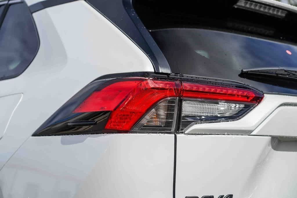 Thumbnail: 2025 Toyota RAV4 - 9