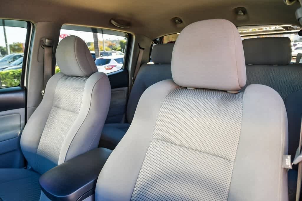 Thumbnail: 2011 Toyota Tacoma - 21