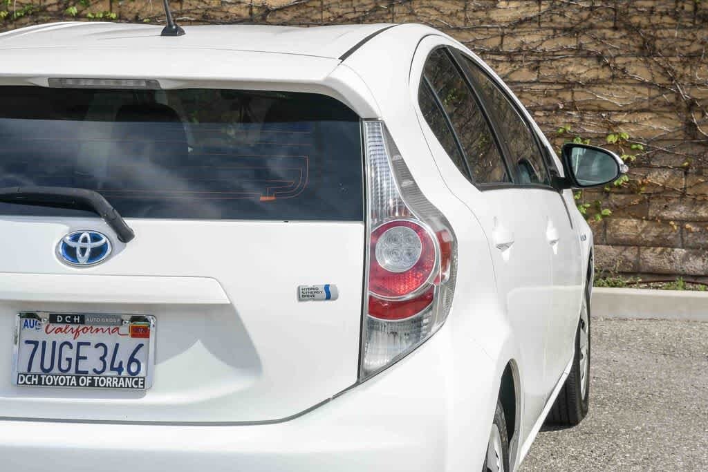 Thumbnail: 2013 Toyota Prius c - 6