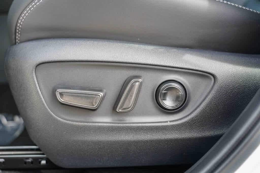 Thumbnail: 2025 Toyota RAV4 - 22