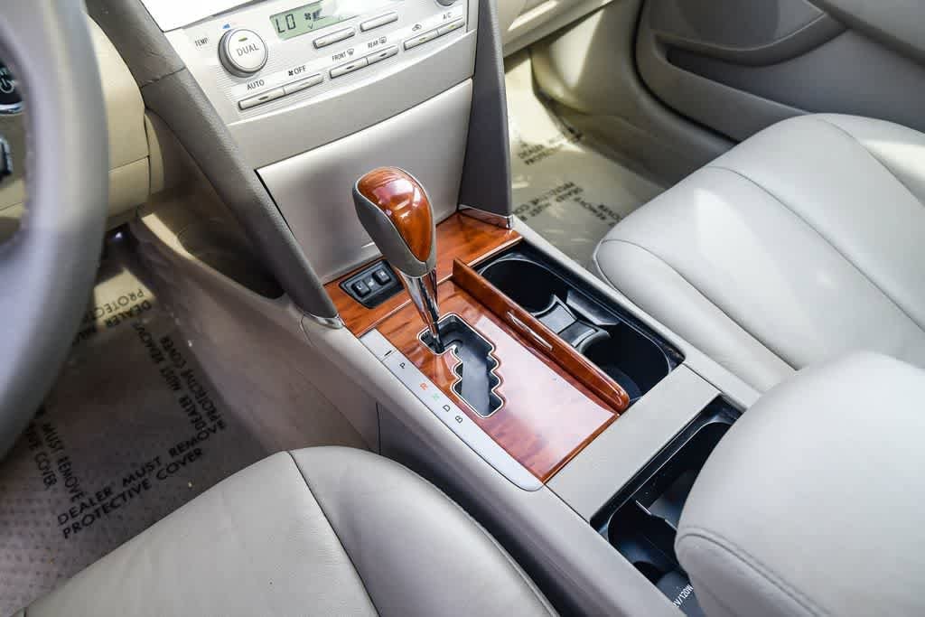 Thumbnail: 2010 Toyota Camry - 19