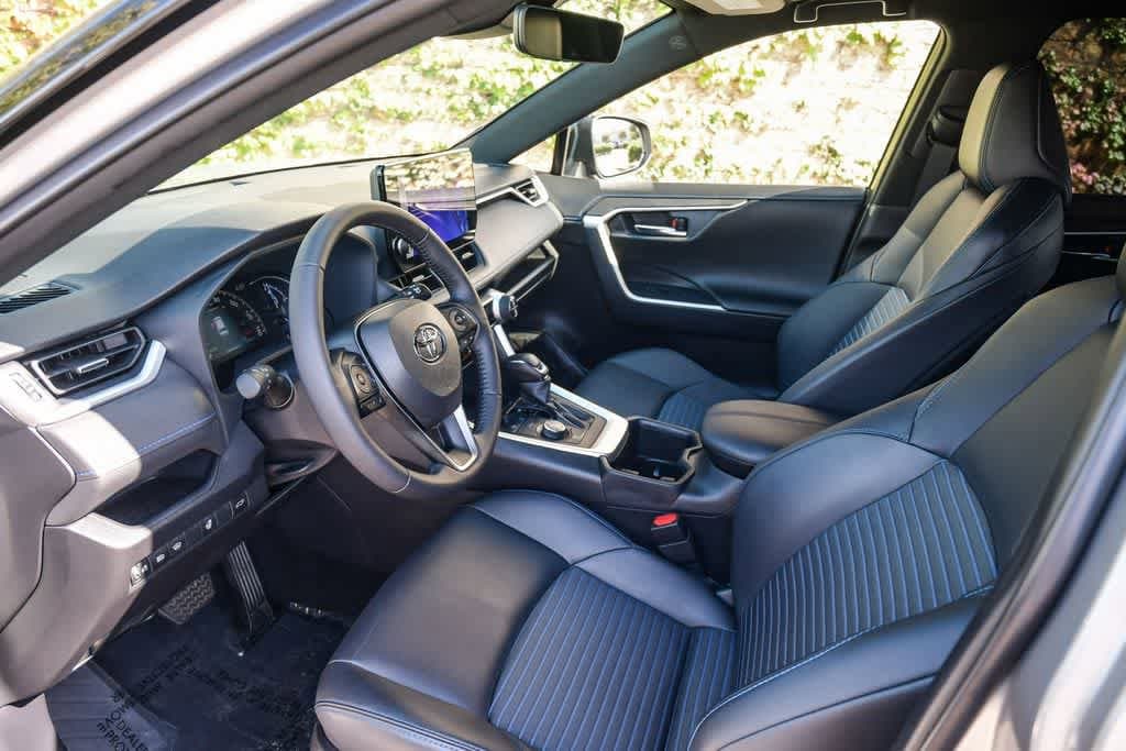 Thumbnail: 2025 Toyota RAV4 - 16