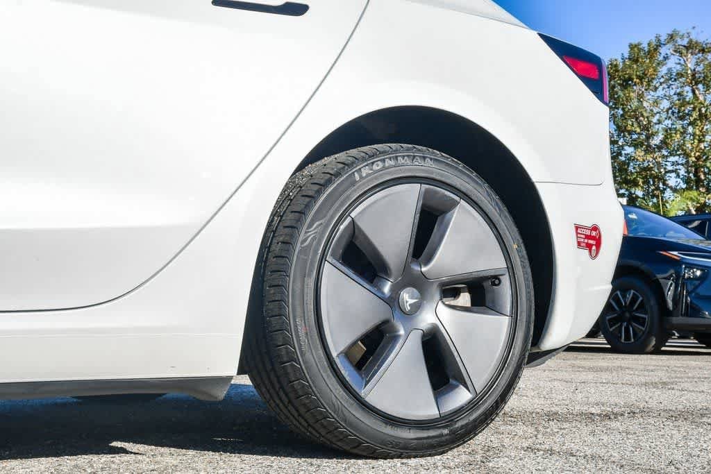 Thumbnail: 2023 Tesla Model 3 - 11