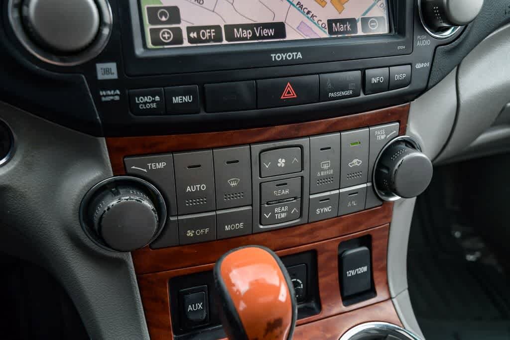 Thumbnail: 2010 Toyota Highlander - 21