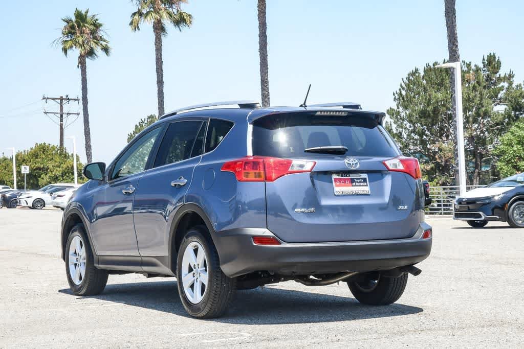 Thumbnail: 2013 Toyota RAV4 - 9