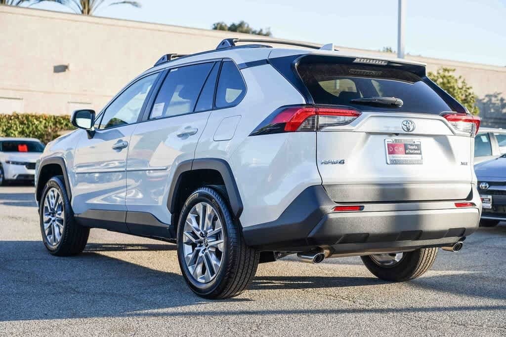 Thumbnail: 2025 Toyota RAV4 - 8