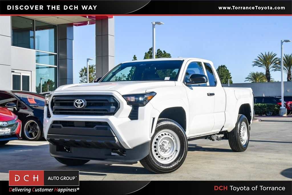 2025 Toyota Tacoma SR's photo