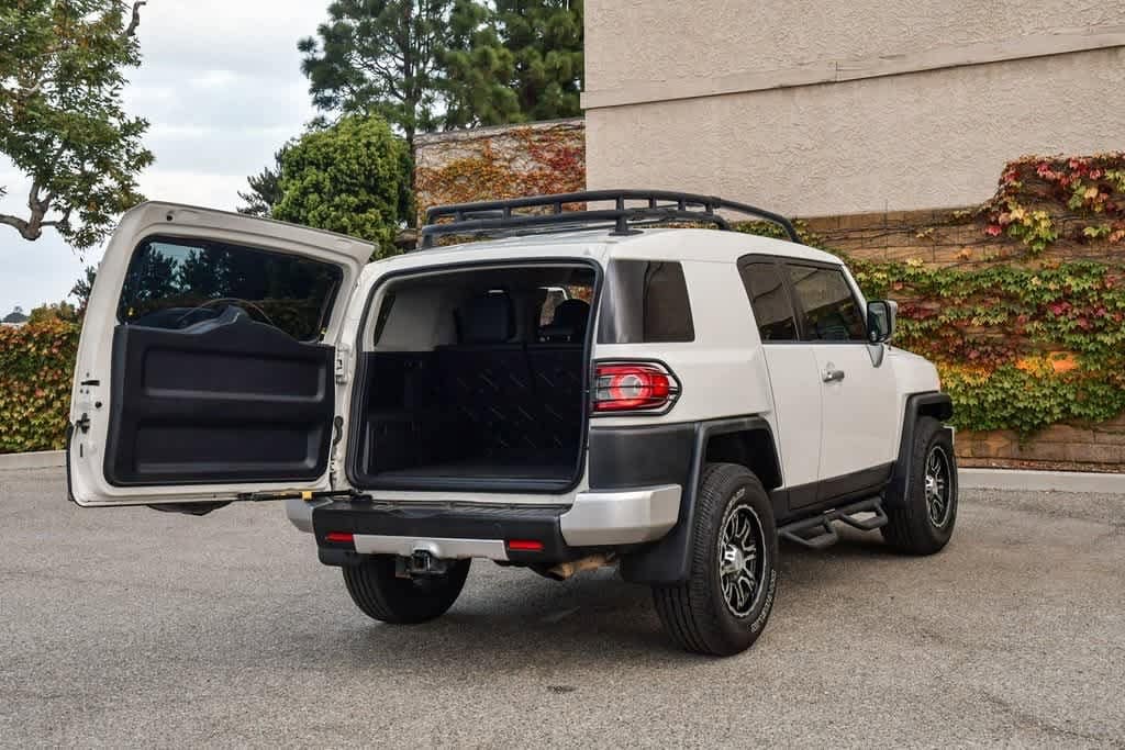 Thumbnail: 2012 Toyota FJ Cruiser - 31