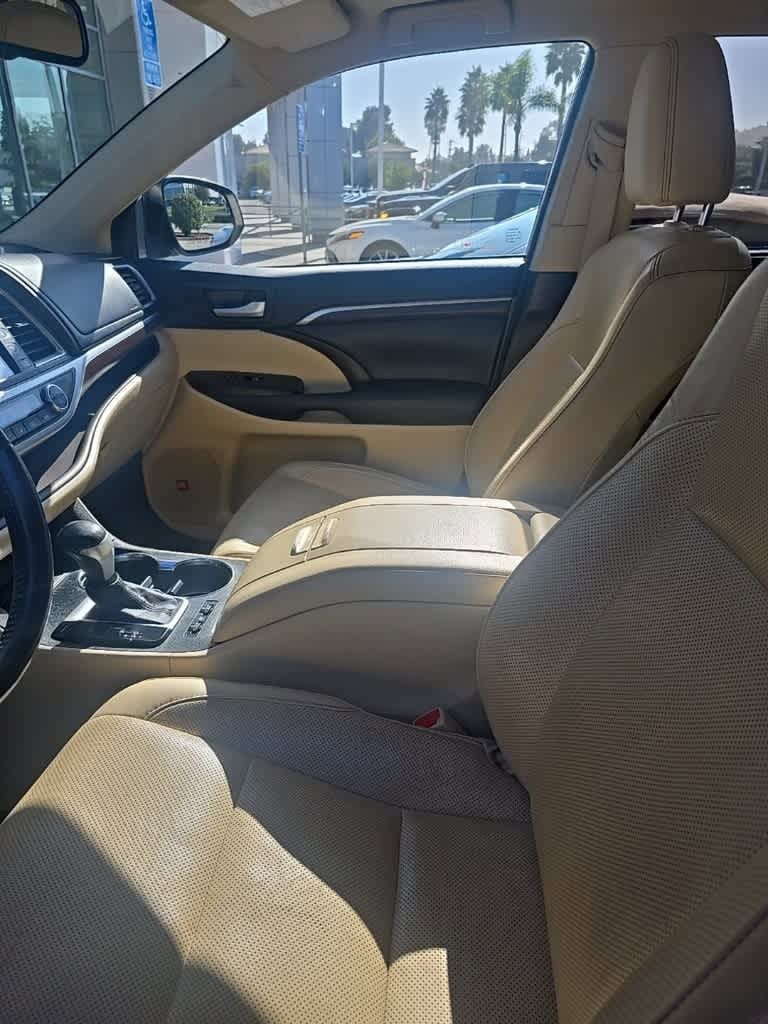 Thumbnail: 2014 Toyota Highlander - 6