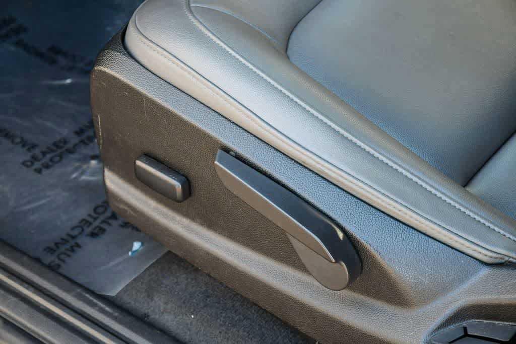 Thumbnail: 2019 Chevrolet Colorado - 24