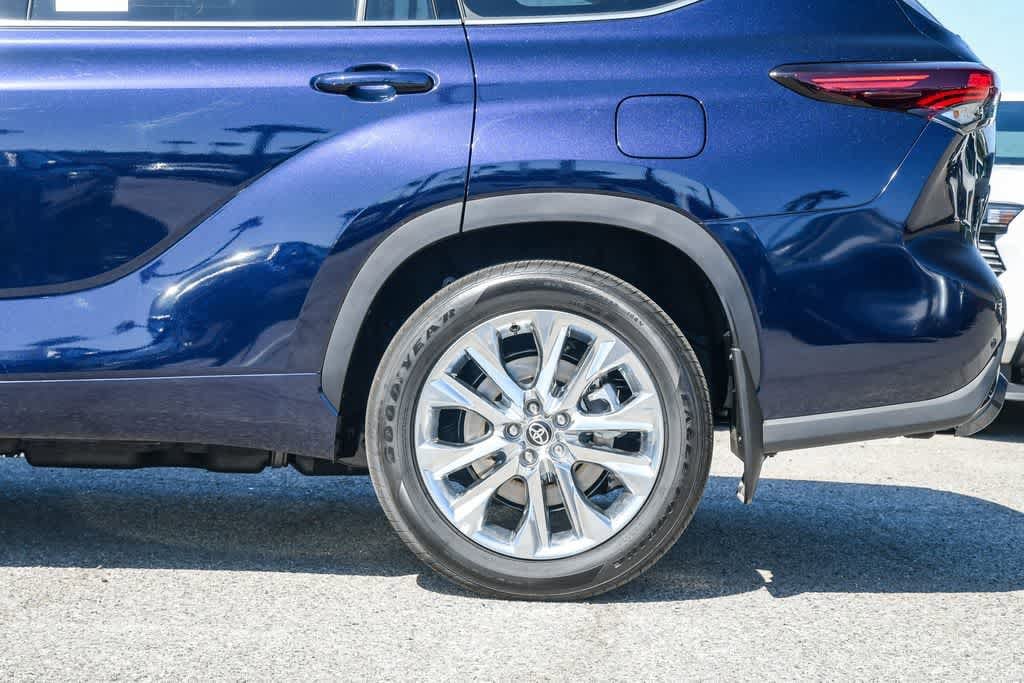 Thumbnail: 2026 Toyota Highlander - 11