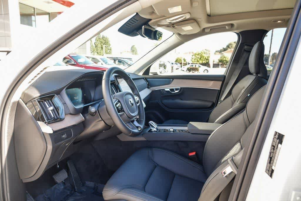 Thumbnail: 2025 Volvo XC90 - 16