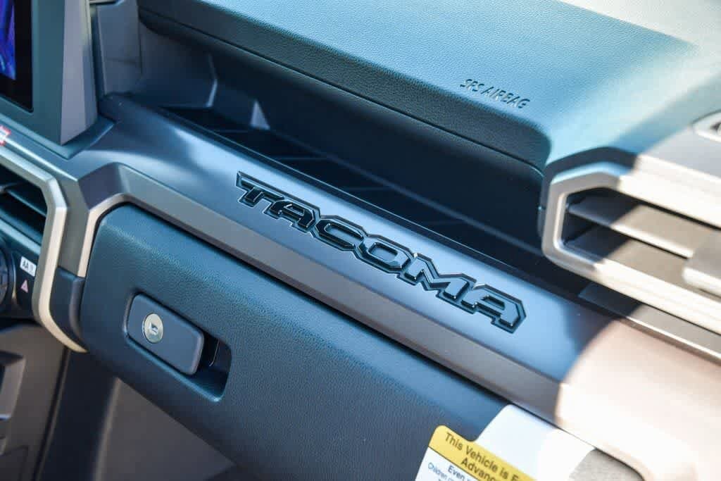 2026 Toyota Tacoma SR5 - Photo 15
