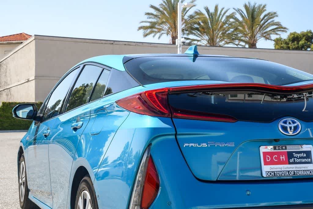 Thumbnail: 2017 Toyota Prius Prime - 6
