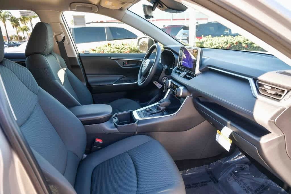 Thumbnail: 2025 Toyota RAV4 - 15