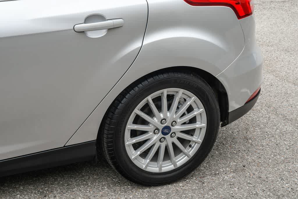 Thumbnail: 2017 Ford Focus - 11