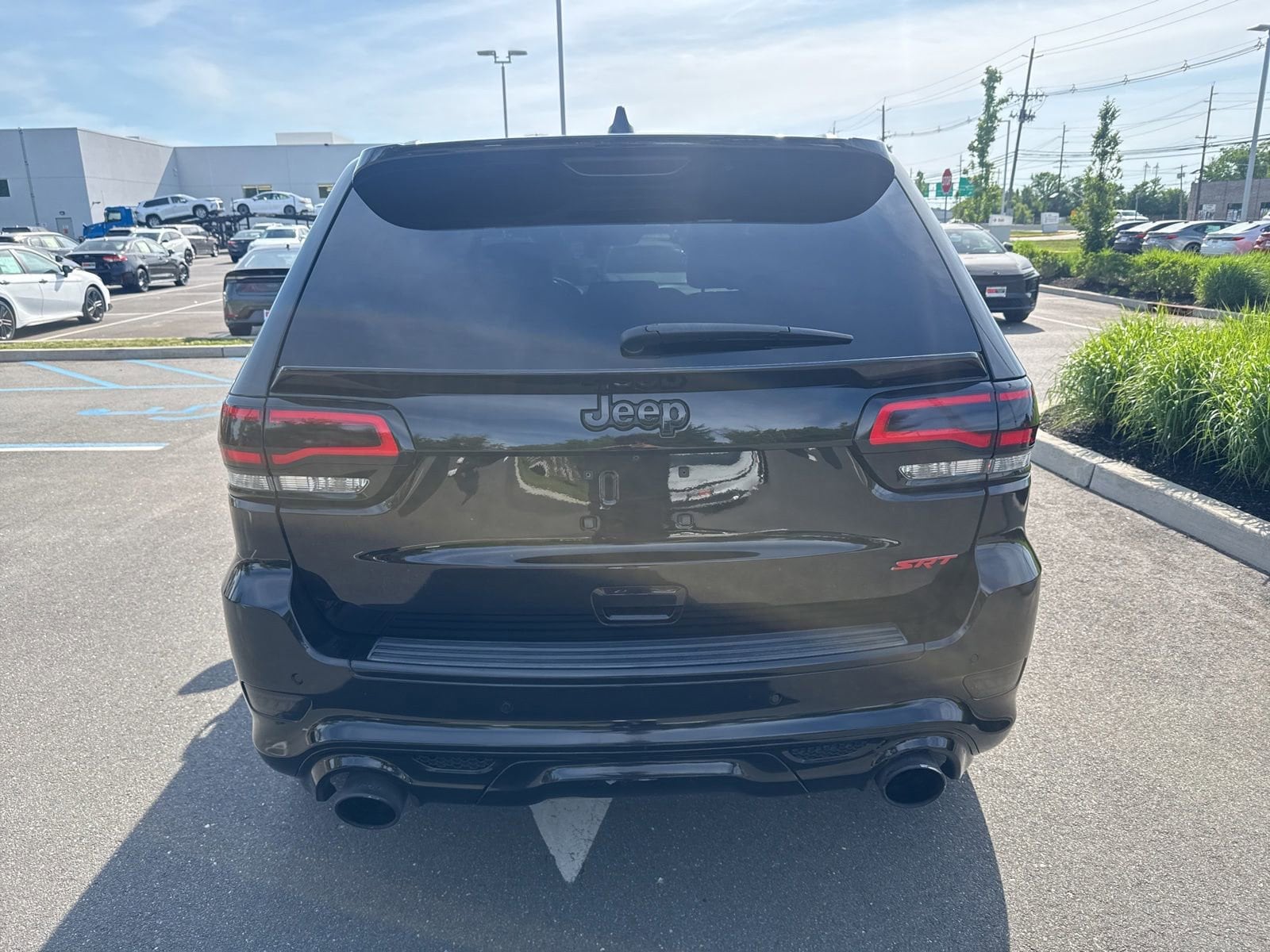Thumbnail: 2017 Jeep Grand Cherokee - 6