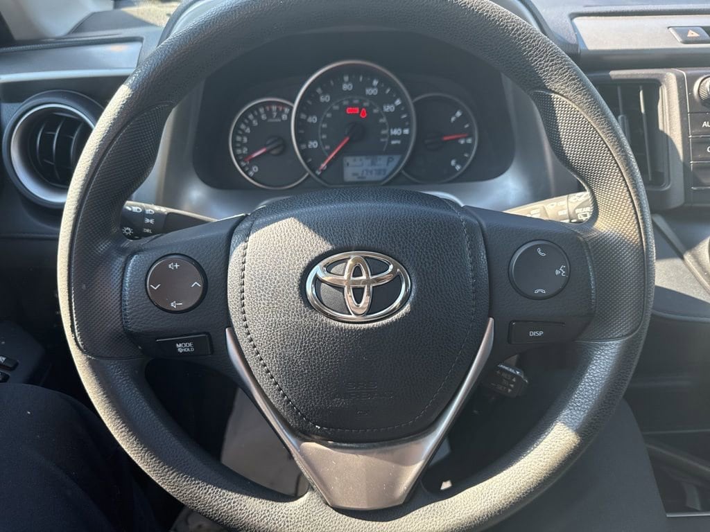 Thumbnail: 2016 Toyota RAV4 - 24