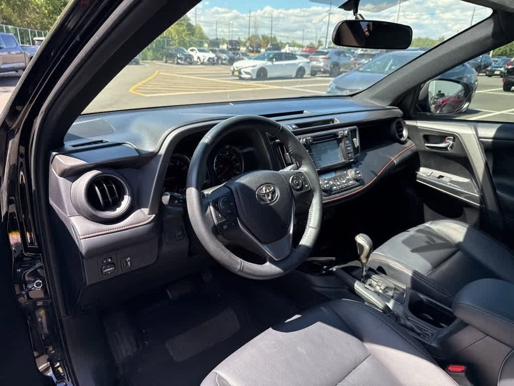 Thumbnail: 2016 Toyota RAV4 - 15