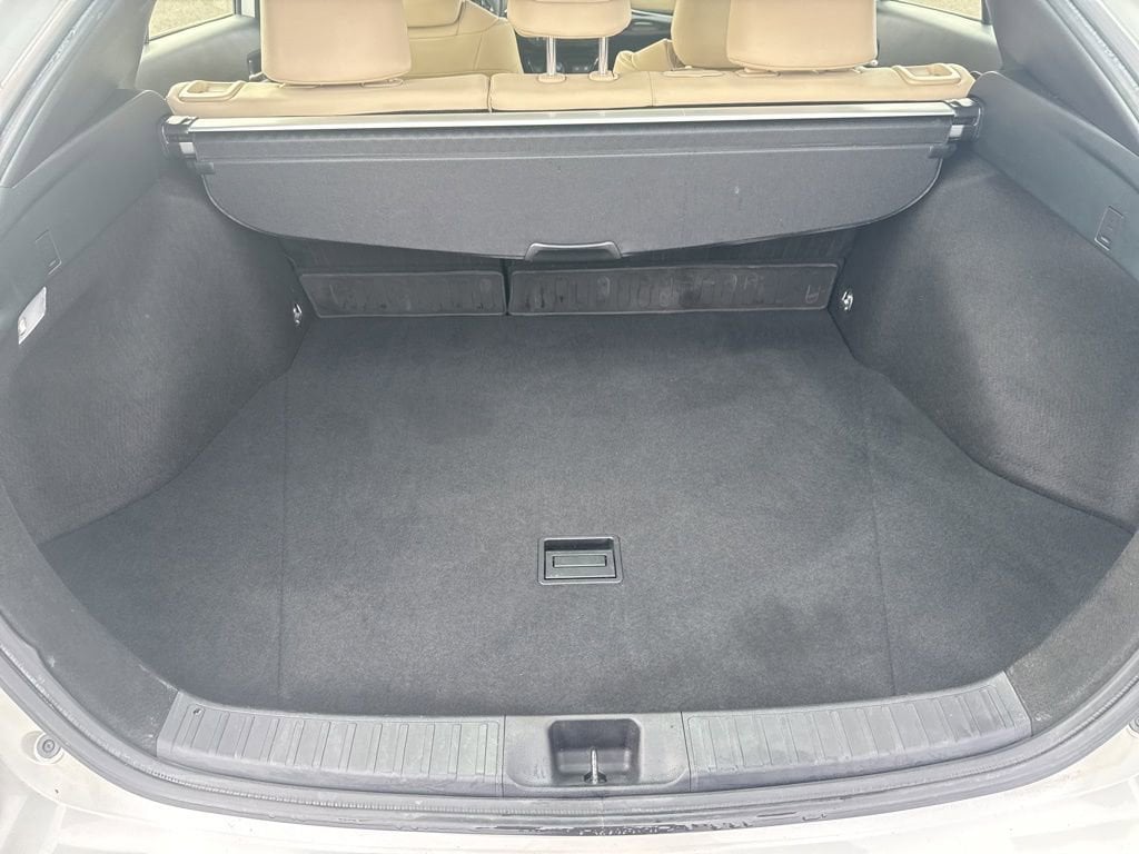 Thumbnail: 2022 Toyota Prius - 18