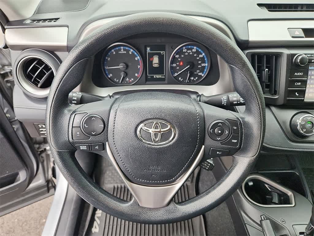 Thumbnail: 2017 Toyota RAV4 - 25