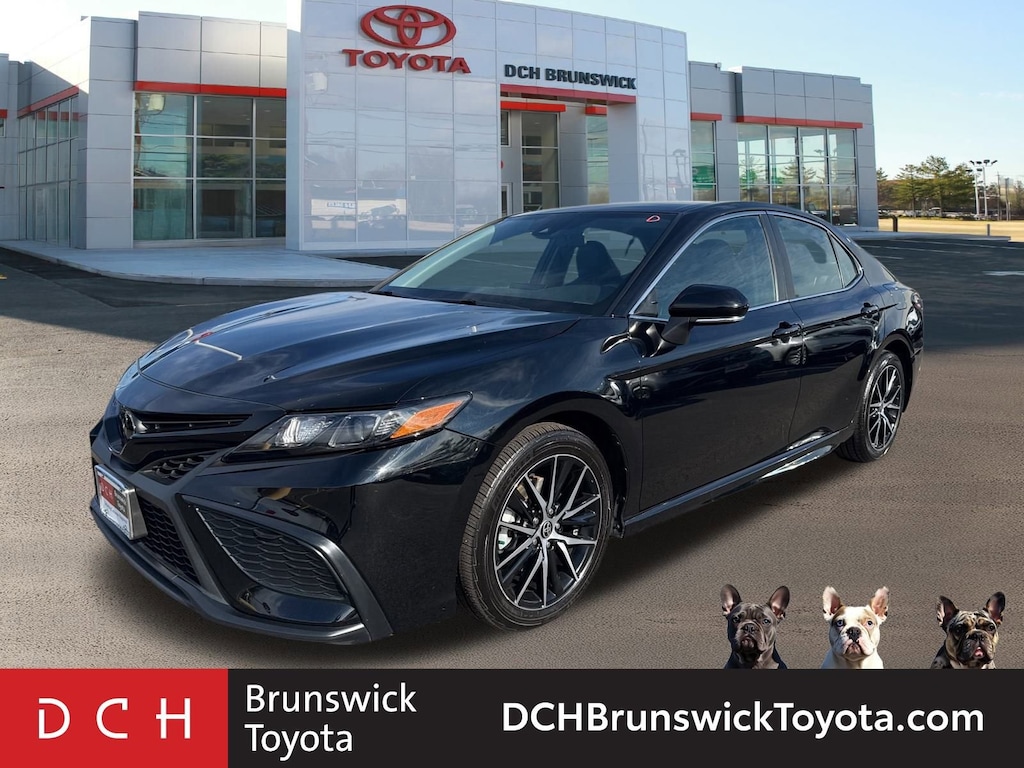 Used 2024 Toyota Camry SE Sedan