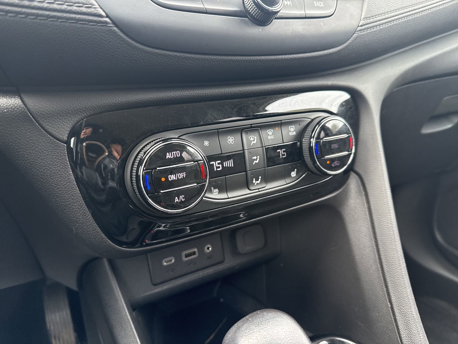 Thumbnail: 2023 Buick Encore GX - 26