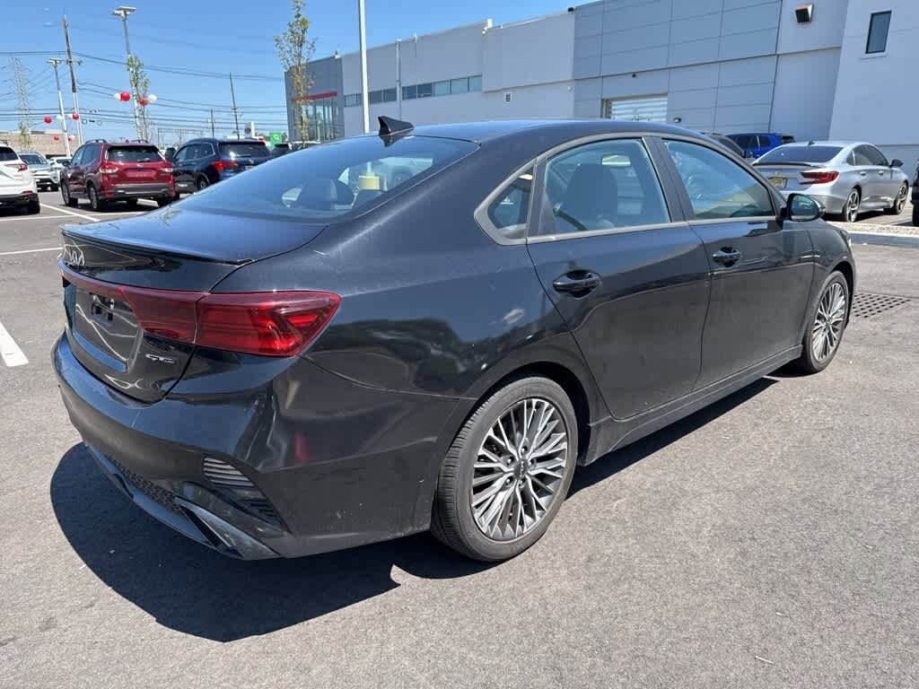 Thumbnail: 2023 Kia Forte - 3