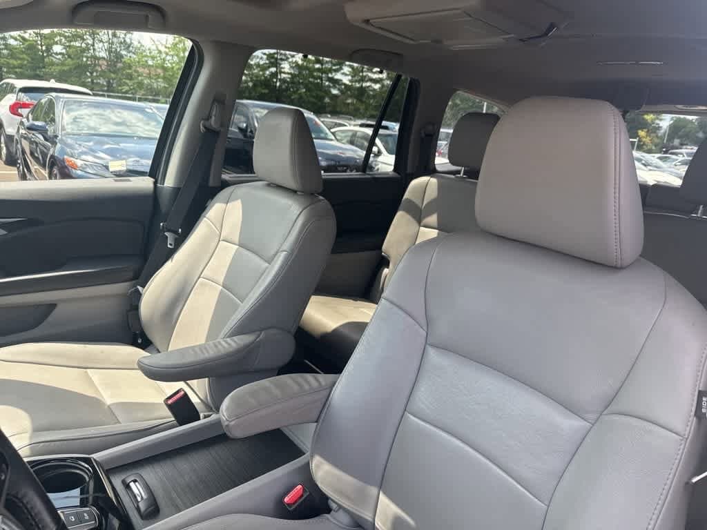 Thumbnail: 2019 Honda Pilot - 15