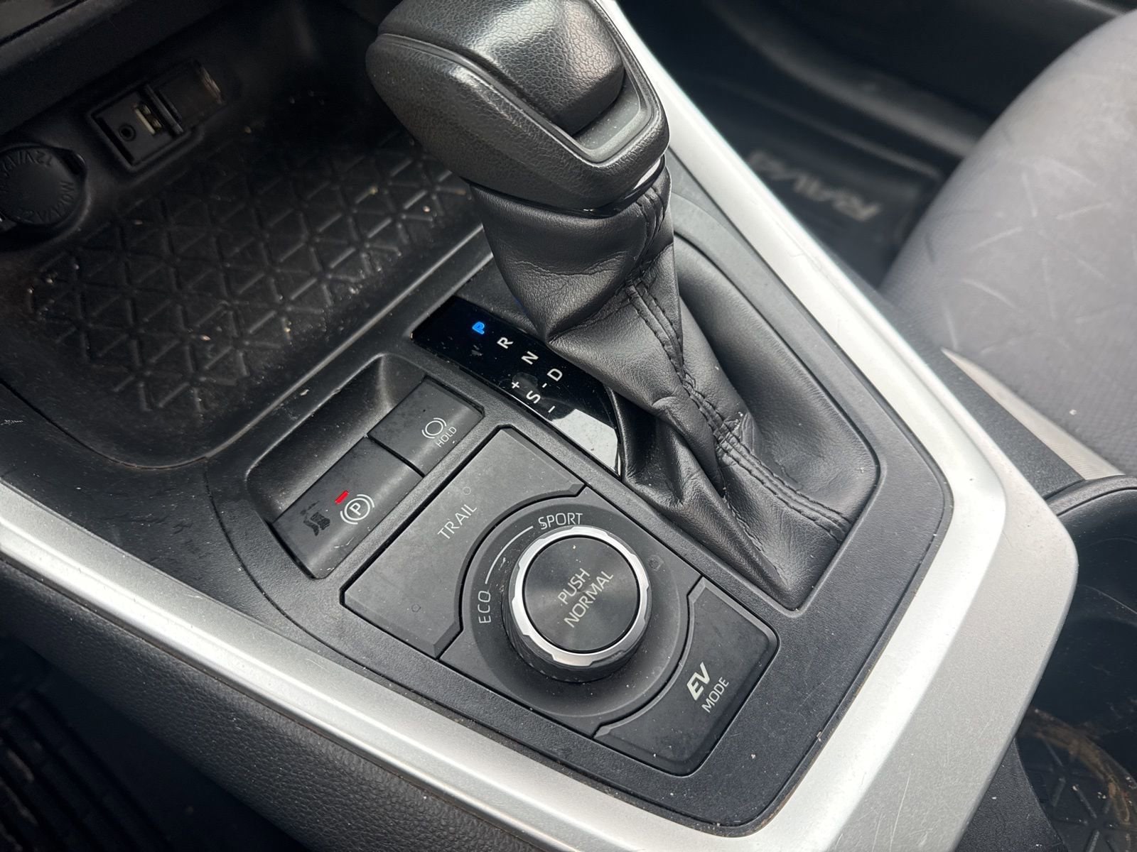 Thumbnail: 2019 Toyota RAV4 - 28