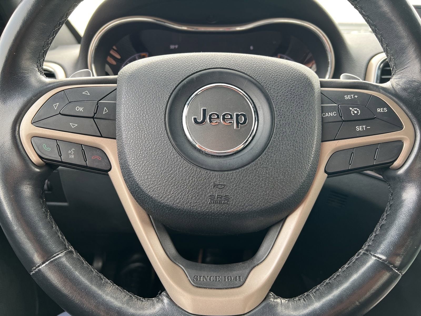 Thumbnail: 2015 Jeep Grand Cherokee - 18