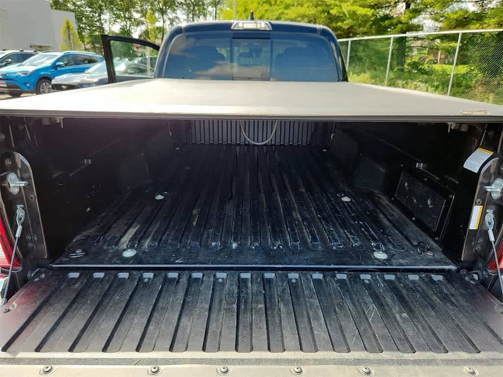 Thumbnail: 2022 Toyota Tacoma - 33