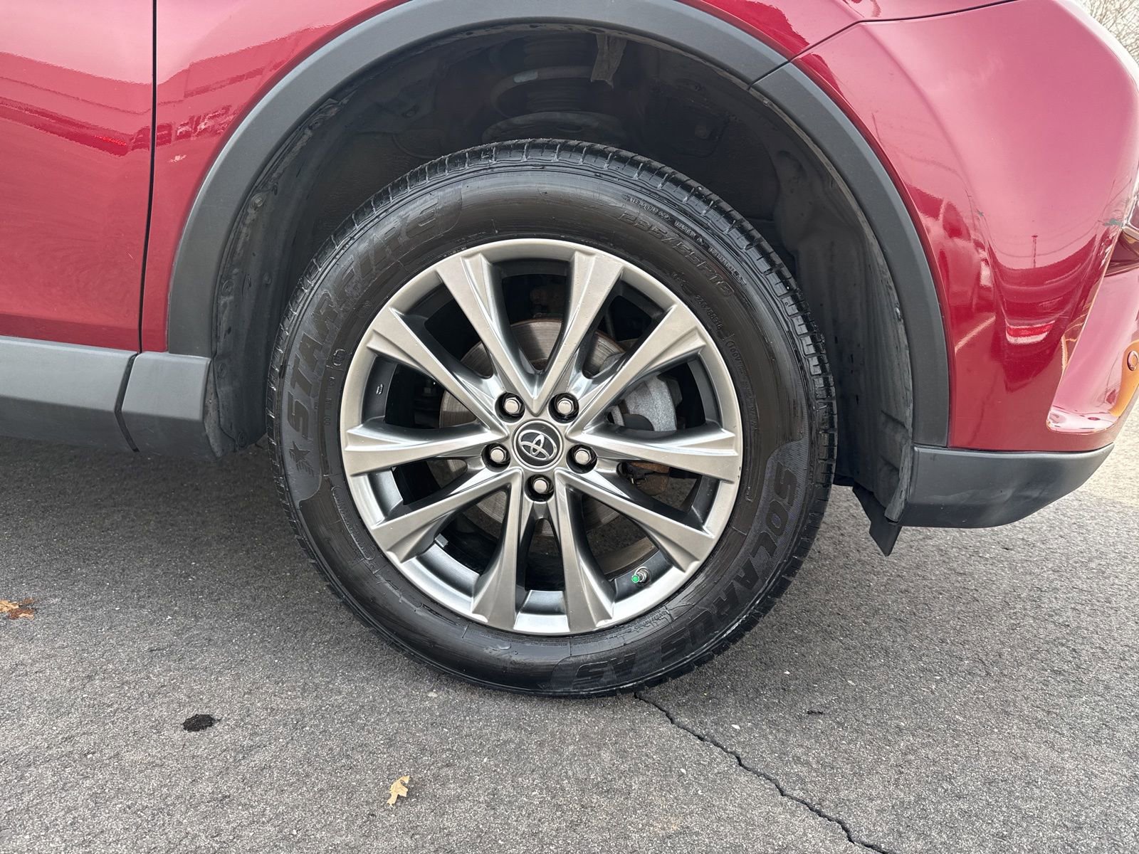 Thumbnail: 2018 Toyota RAV4 - 14