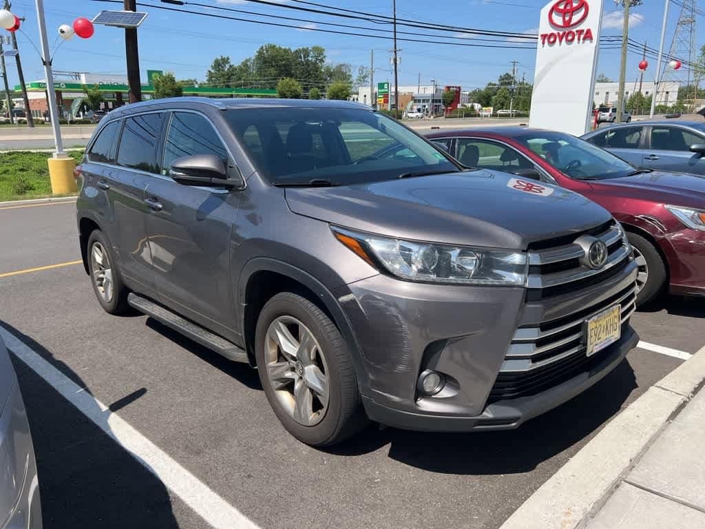 Thumbnail: 2018 Toyota Highlander - 2