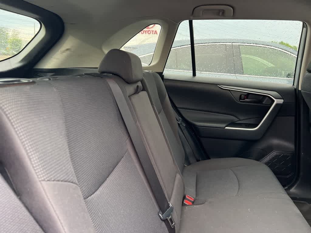 Thumbnail: 2021 Toyota RAV4 - 15
