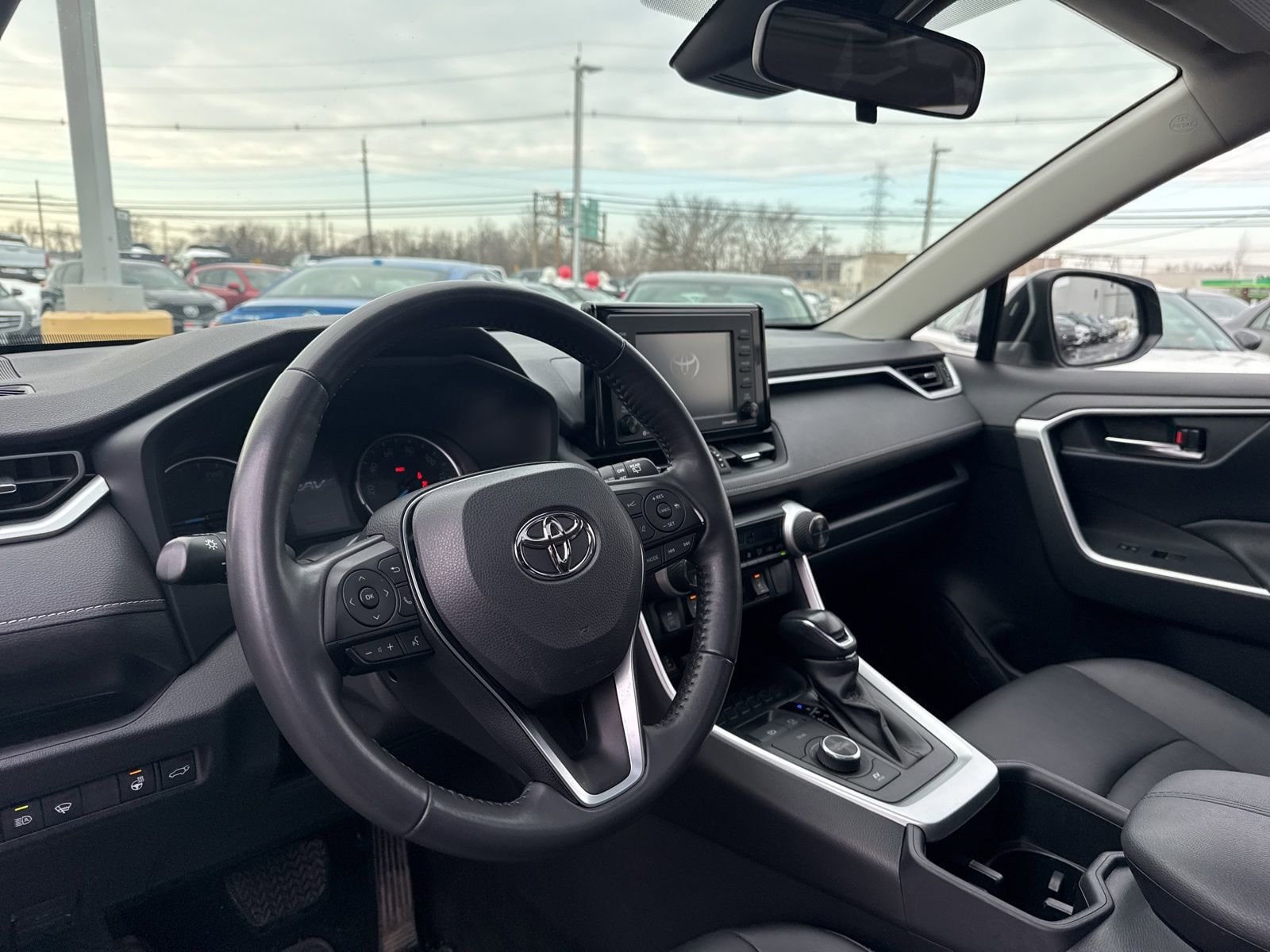 Thumbnail: 2022 Toyota RAV4 - 16