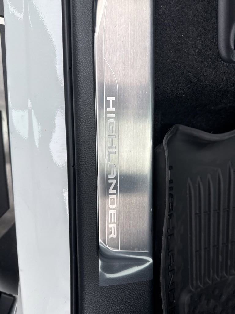 Thumbnail: 2025 Toyota Highlander - 10