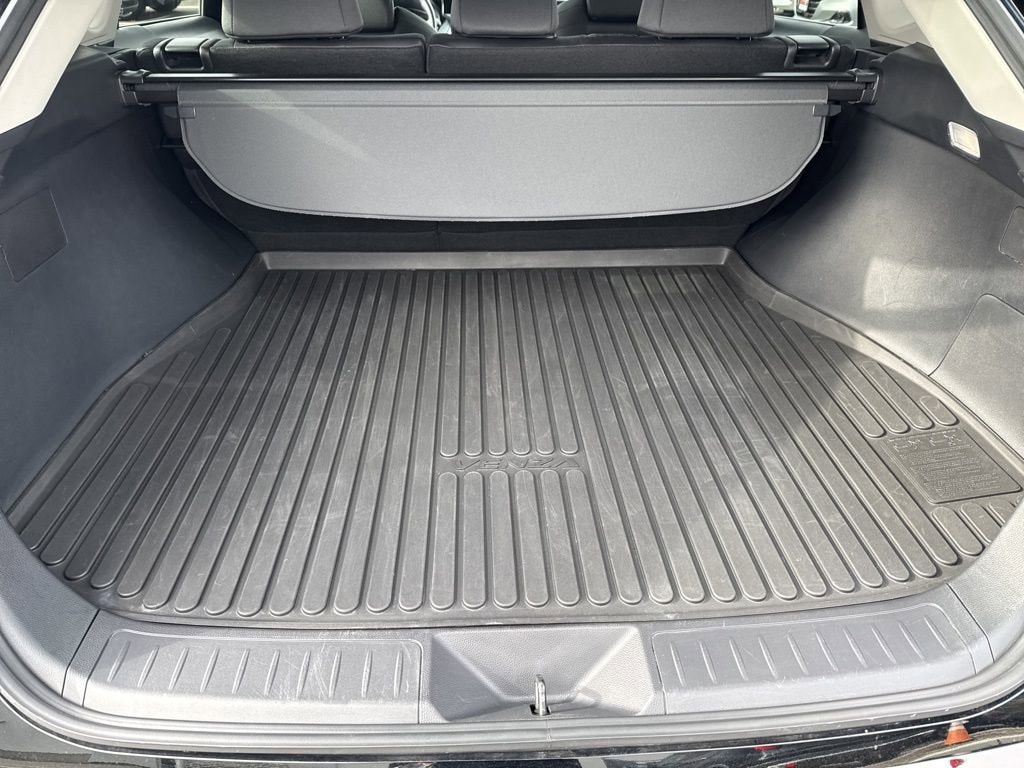 Thumbnail: 2023 Toyota Venza - 16