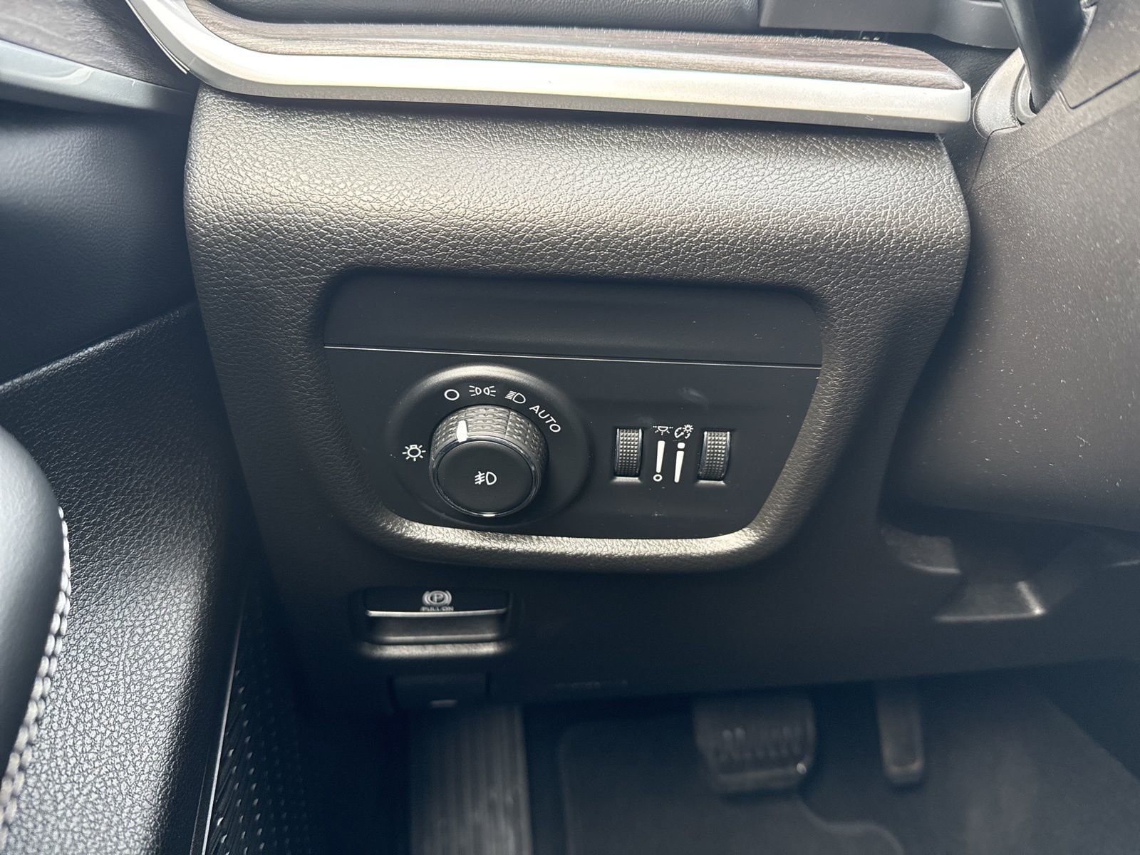 Thumbnail: 2023 Jeep Grand Cherokee - 33