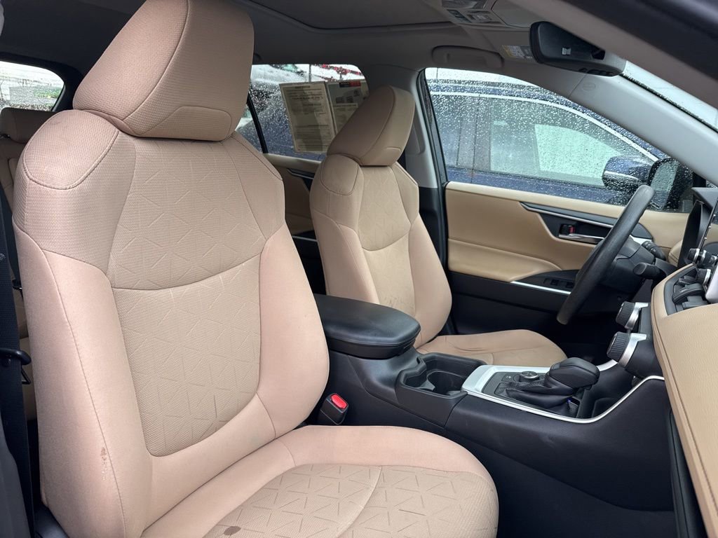 Thumbnail: 2019 Toyota RAV4 - 23