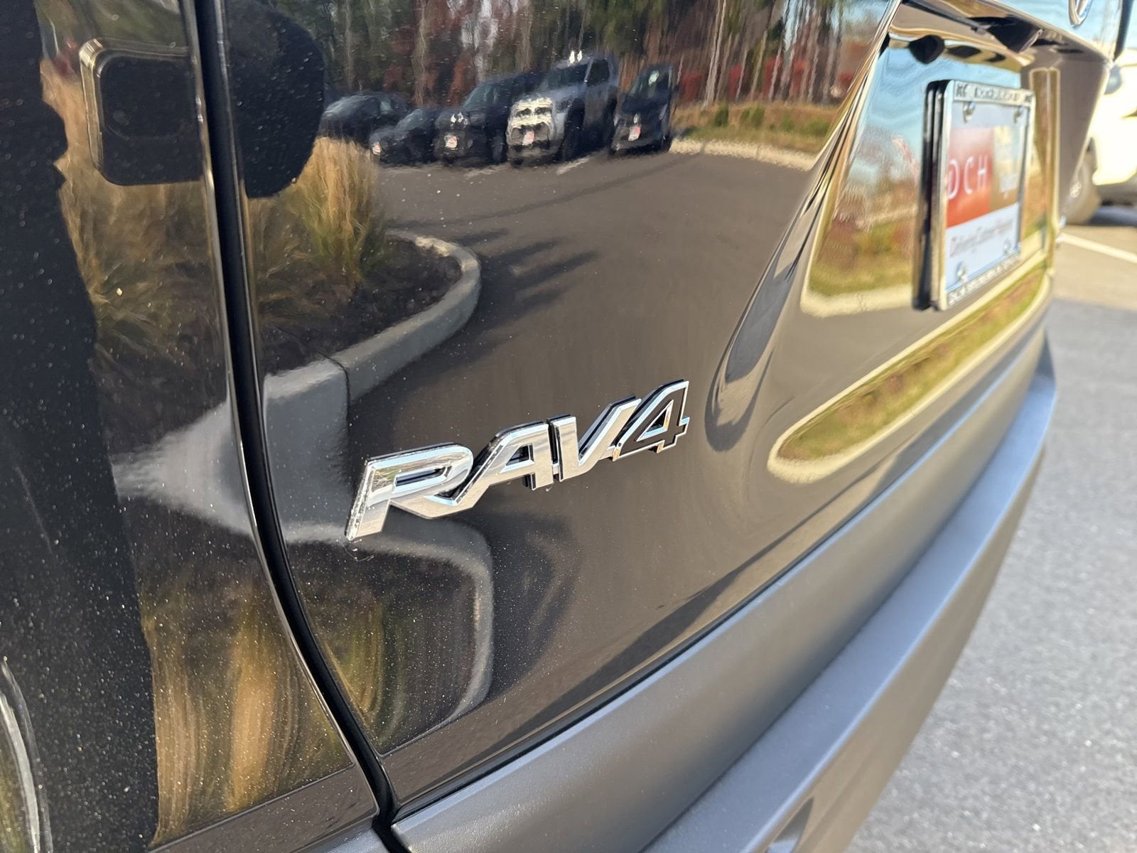 Thumbnail: 2025 Toyota RAV4 - 9