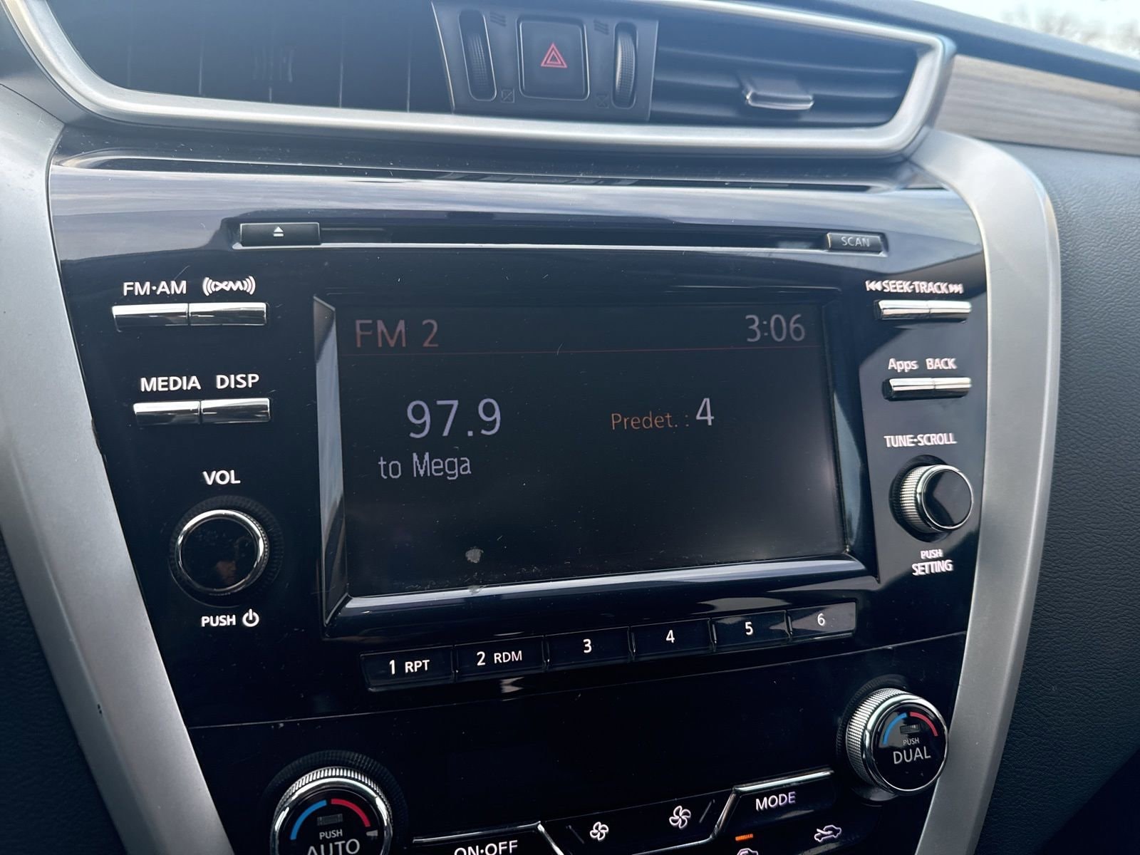 Thumbnail: 2016 Nissan Murano - 25