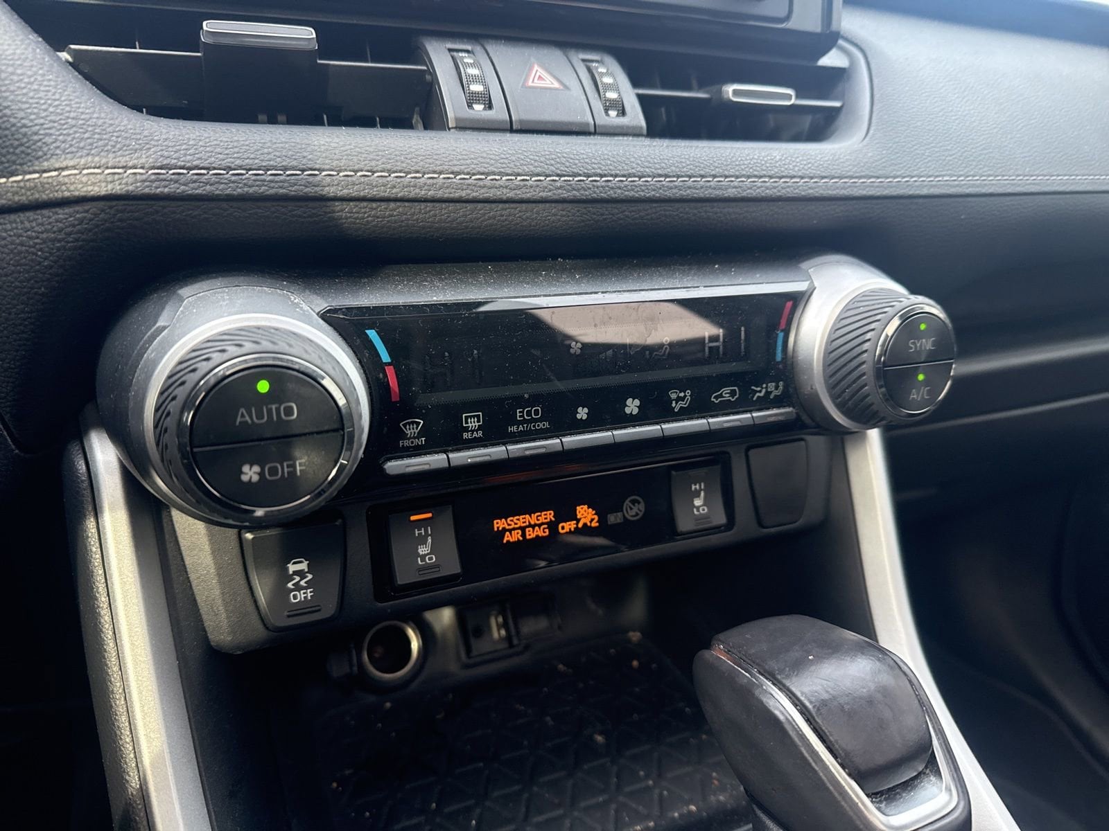 Thumbnail: 2019 Toyota RAV4 - 27