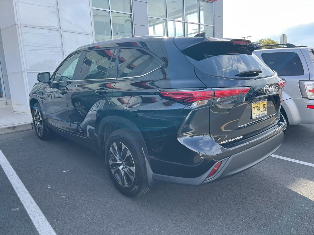 Thumbnail: 2023 Toyota Highlander - 5