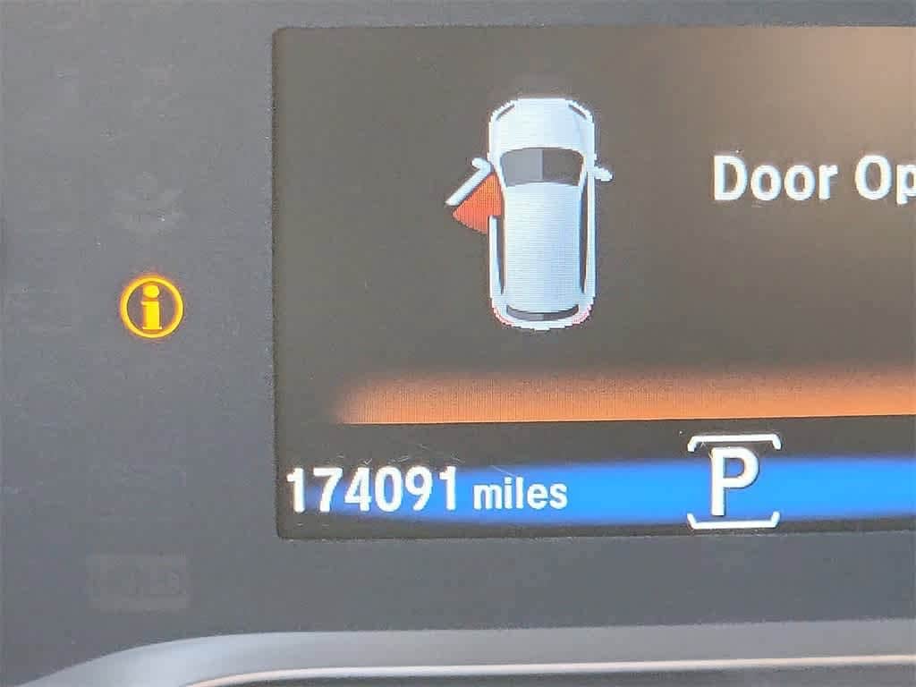 Thumbnail: 2017 Honda Pilot - 25