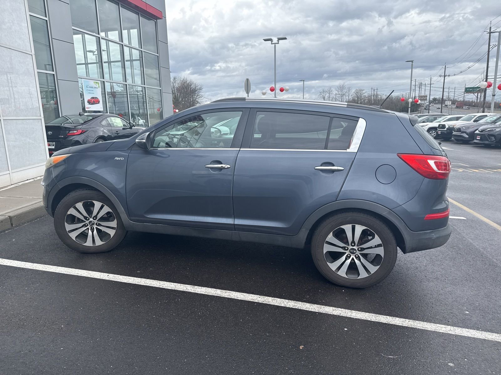 Thumbnail: 2011 Kia Sportage - 17