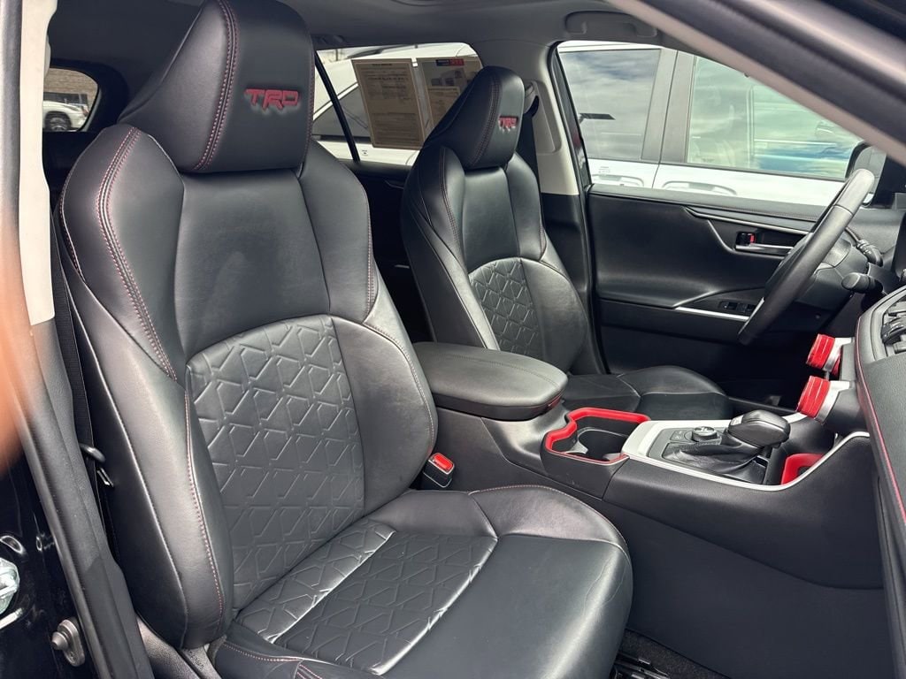 Thumbnail: 2020 Toyota RAV4 - 30