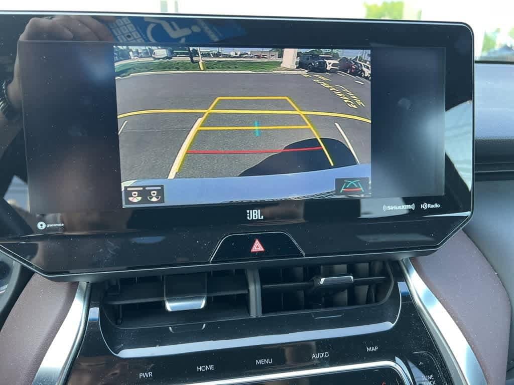 Thumbnail: 2021 Toyota Venza - 13