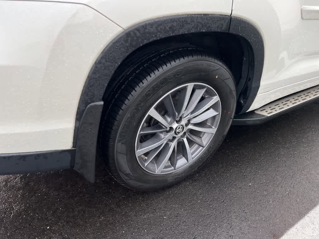 Thumbnail: 2018 Toyota Highlander - 26