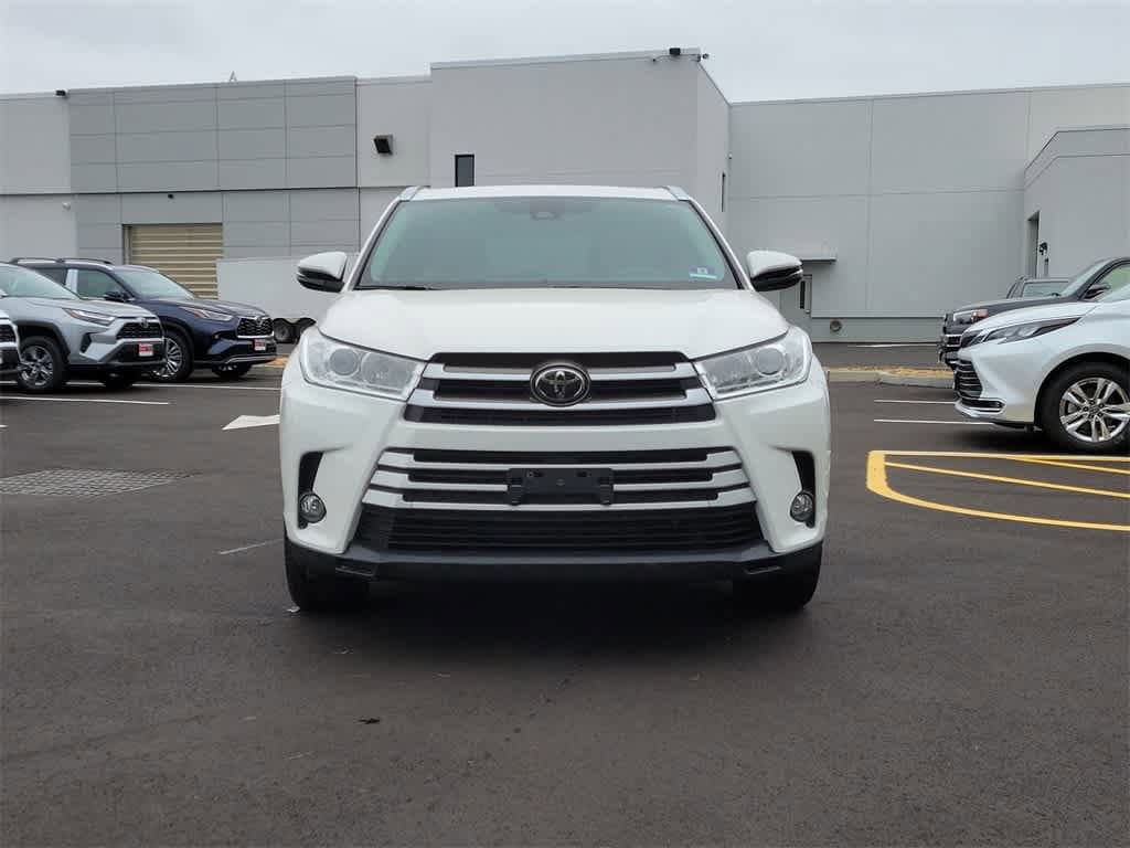 Used 2019 Toyota Highlander XLE with VIN 5TDJZRFH2KS579617 for sale in North Brunswick, NJ